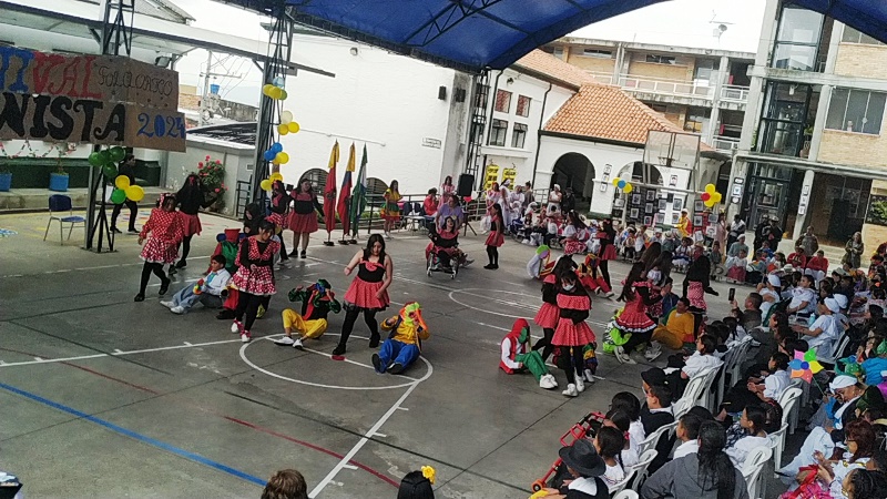 Jóvenes de Básica Secundaria en condición de discpacidad integrados al Festival