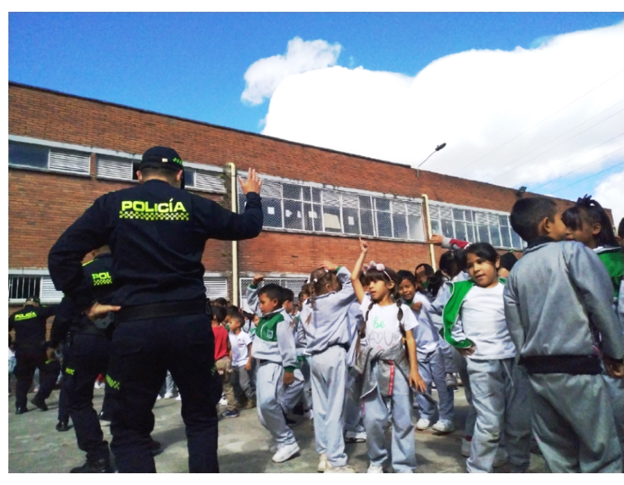 Día de las niñas y los niños en el colegio Antonio José Uribe IED