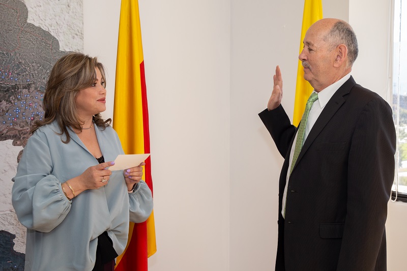 Posesión de Hernán Trujillo