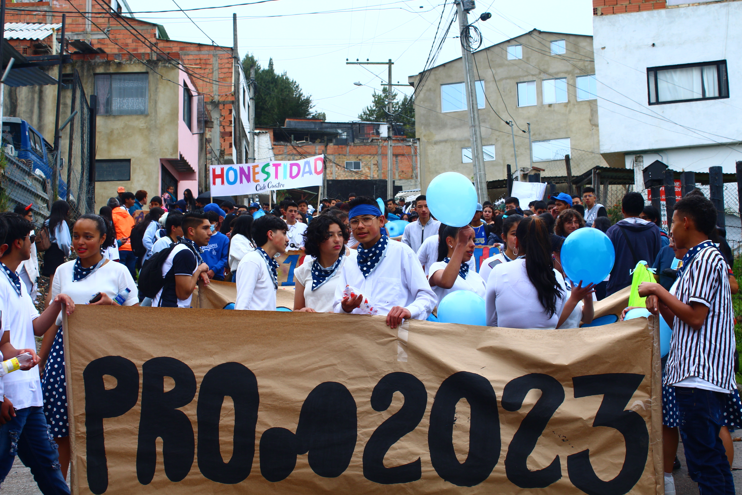 El pasado jueves 15 de junio, la comunidad educativa de I.E.D Campestre Monte Verde se unió en un evento extraordinario, el "Carnaval por la paz, la convivencia y la reconciliación".