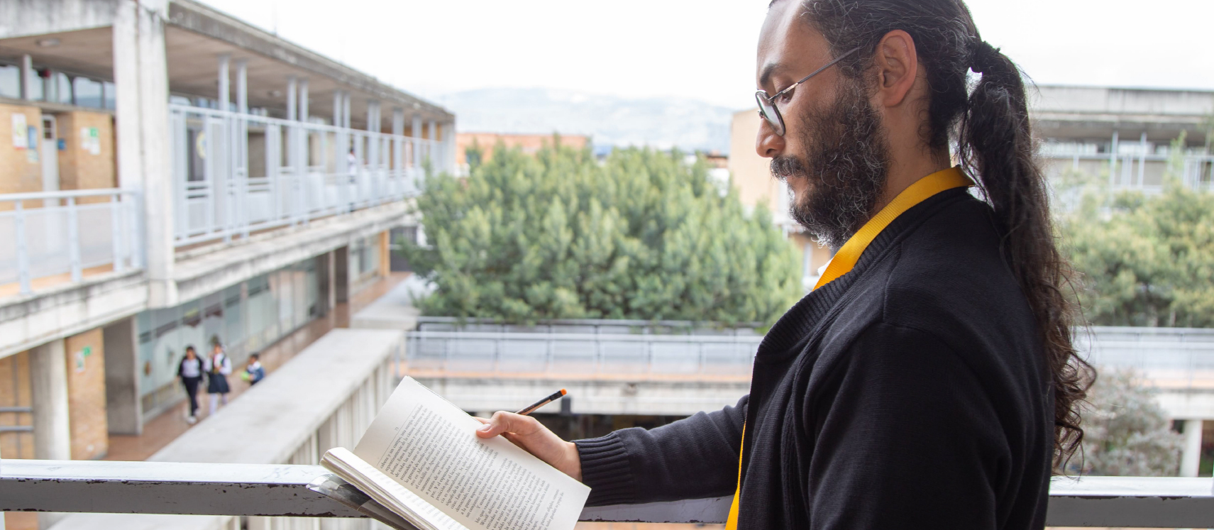 Profesor RAFAEL ANDRÉS PORRAS