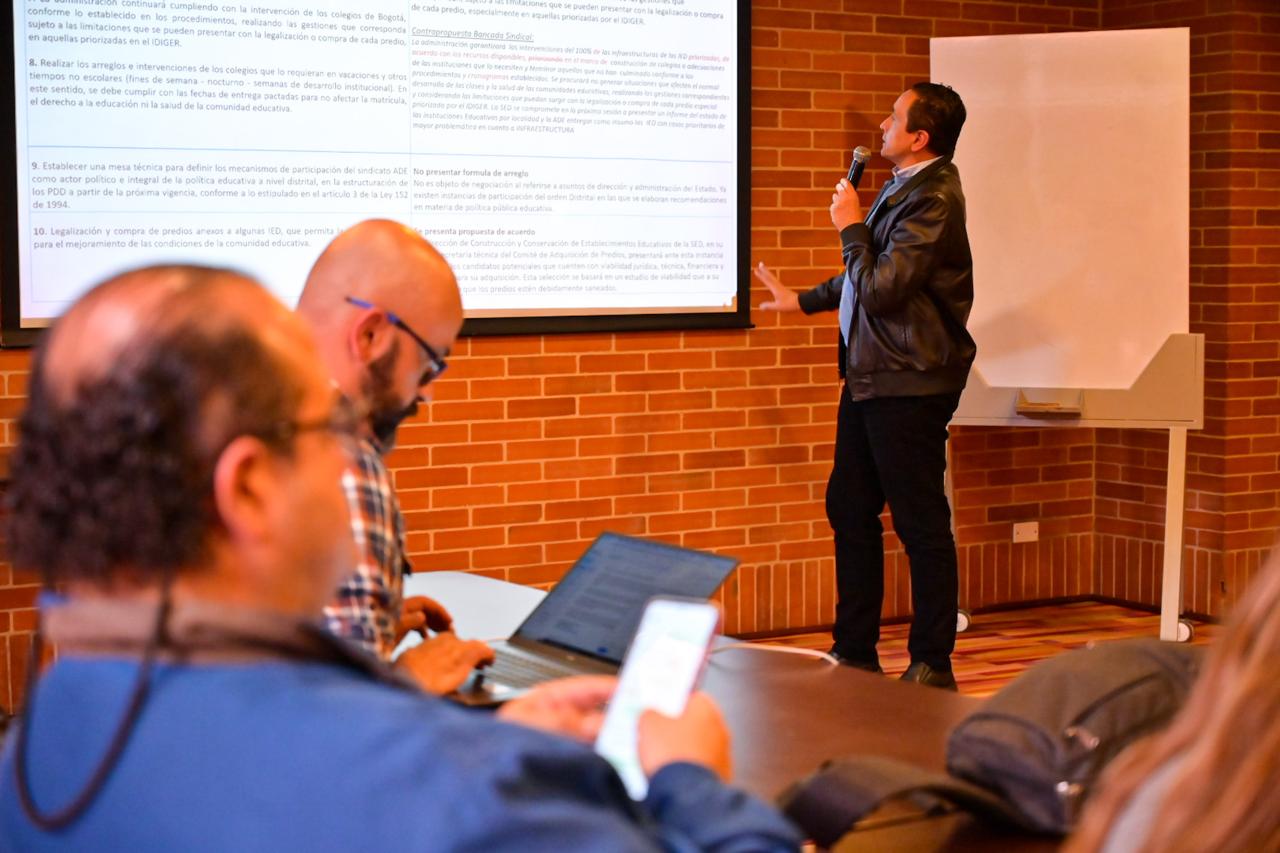 Integrantes de mesa sindical