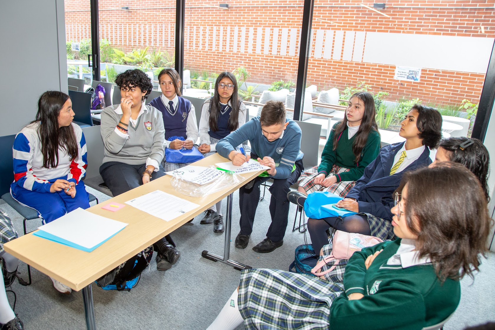 ¡Histórico! Nueve colegios oficiales de Bogotá están autorizados para implementar el Bachillerato Internacional