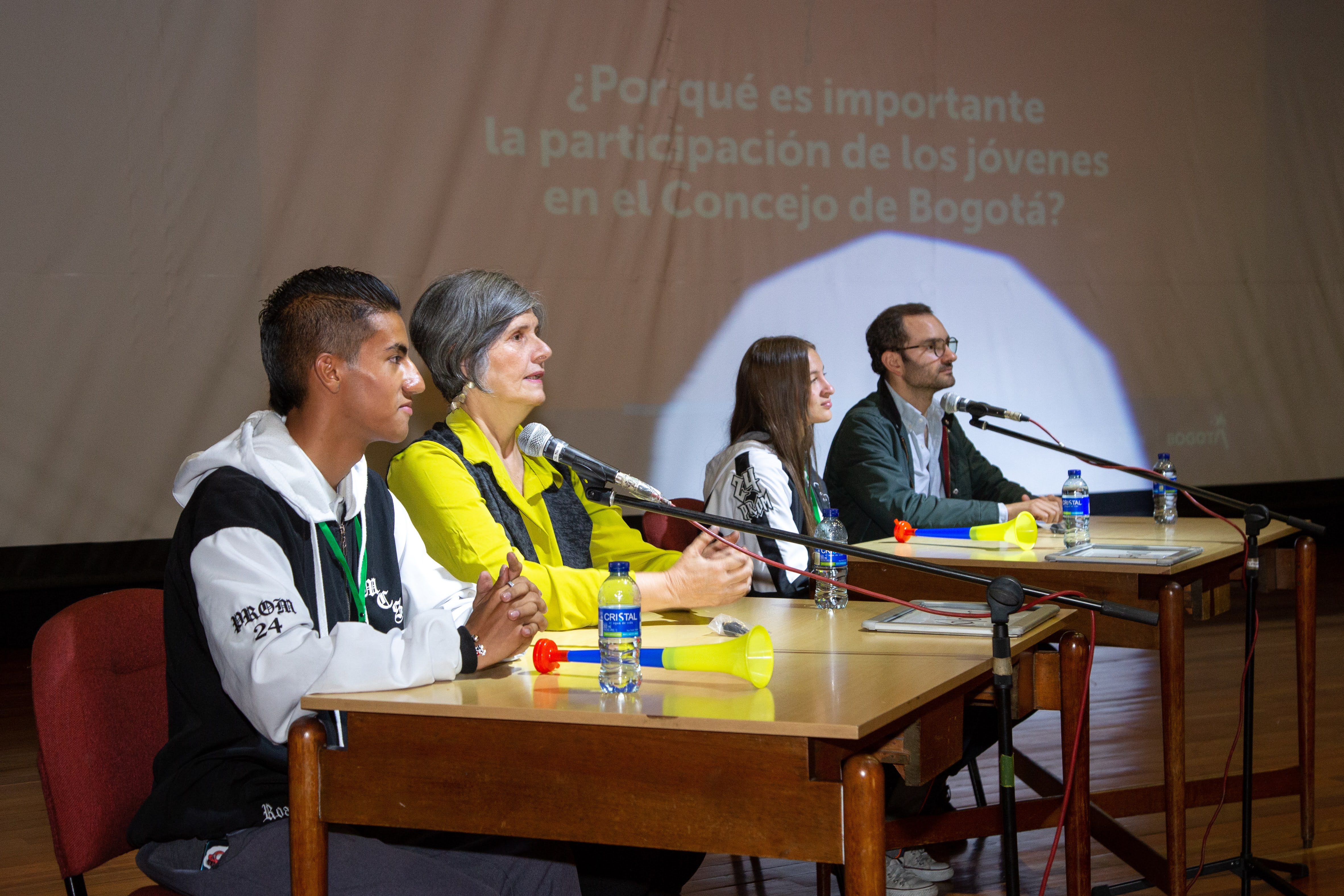 estudiante dando sus palabras