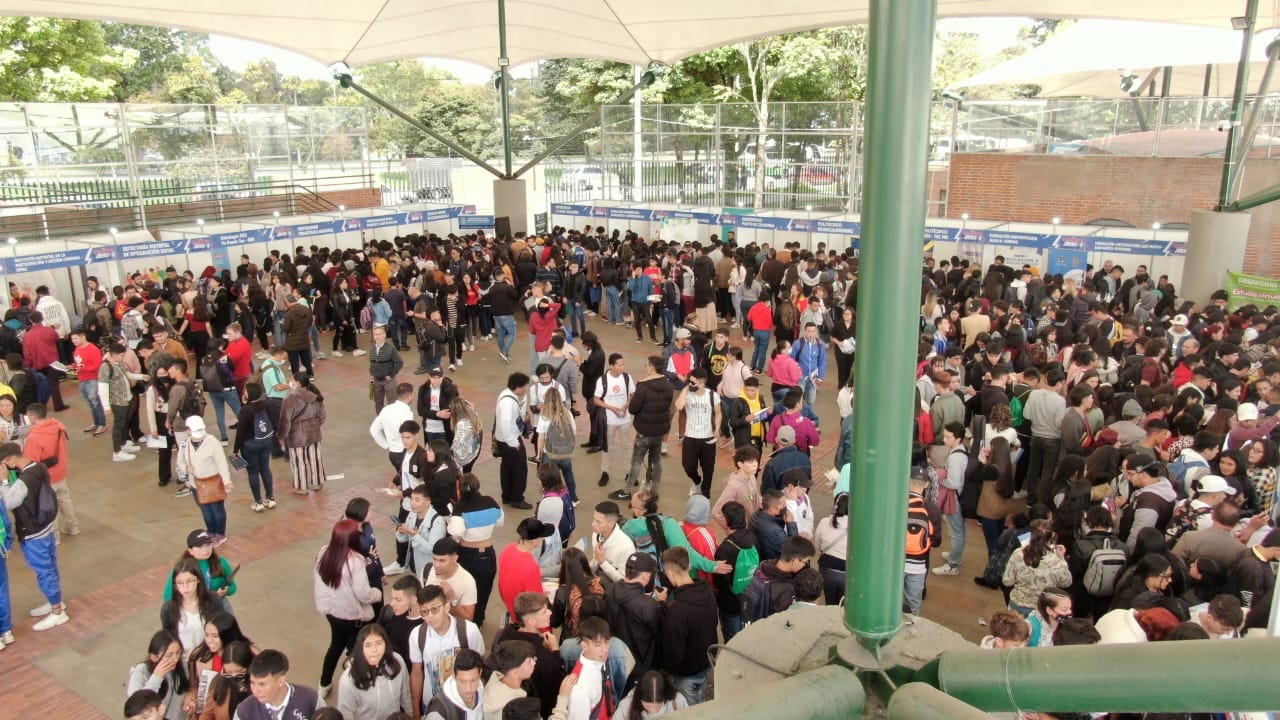 47 universidades ofrecen más de 800 programas educativos en la Plaza de los Artesanos
