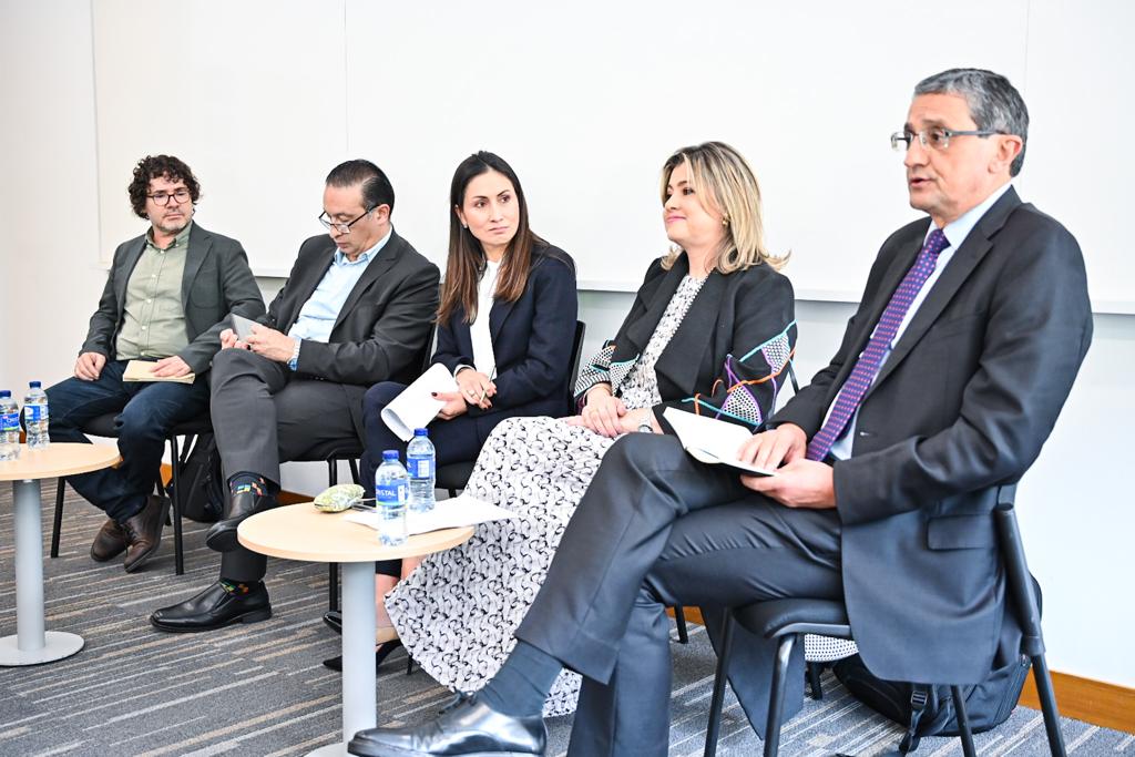 El gran reto de las democracias es generar confianza y contar con la participación ciudadana