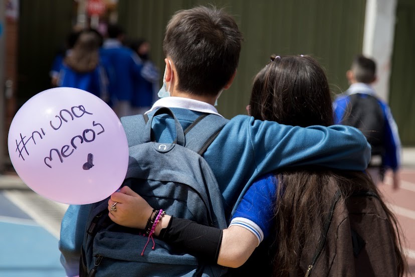 Estudiantes divirtiéndose.