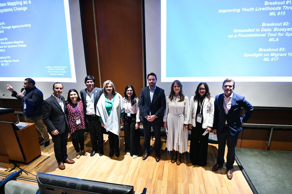 Hay que enamorar a la juventud de la educación posmedia y darle herramientas para desarrollar sus competencias