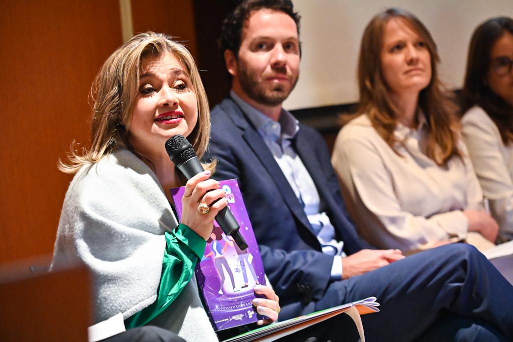 Hay que enamorar a la juventud de la educación posmedia y darle herramientas para desarrollar sus competencias