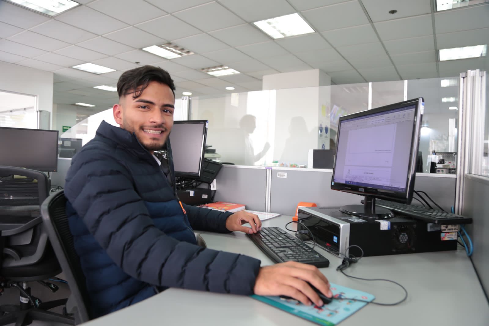Santiago Páez, el egresado de colegio público de Usme y beneficiario del Fondo Fest que aspira a convertirse en el mejor estudiante del mundo