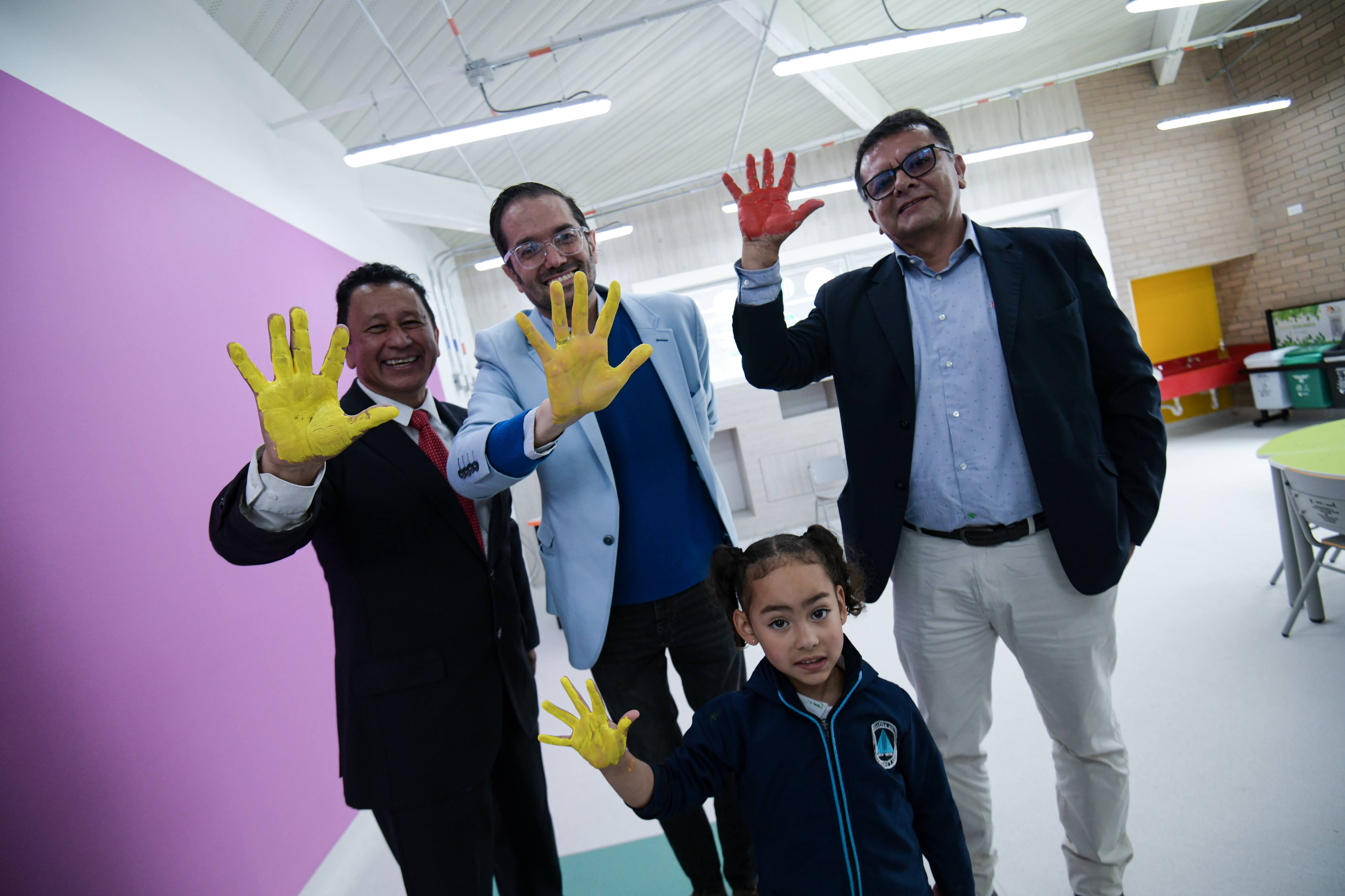 Ver la cara de felicidad de niñas y niños no tiene precio’: familias y docentes de Suba en inauguración de dos sedes de primera infancia