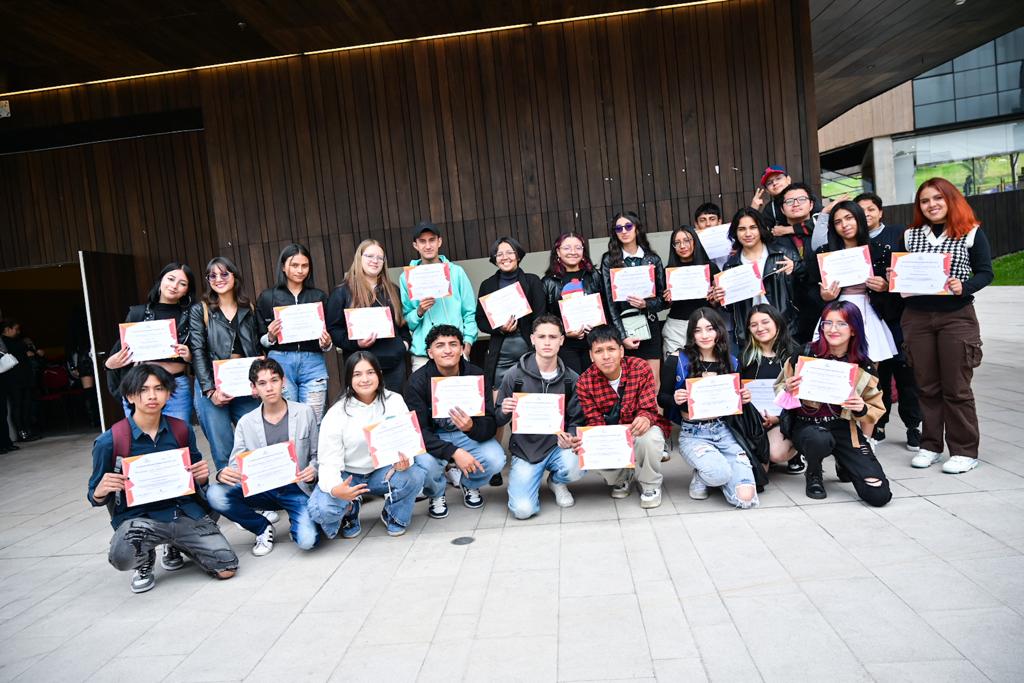 900 estudiantes fueron certificados gracias a estrategia de inmersión a la vida universitaria de la Secretaría de Educación del Distrito