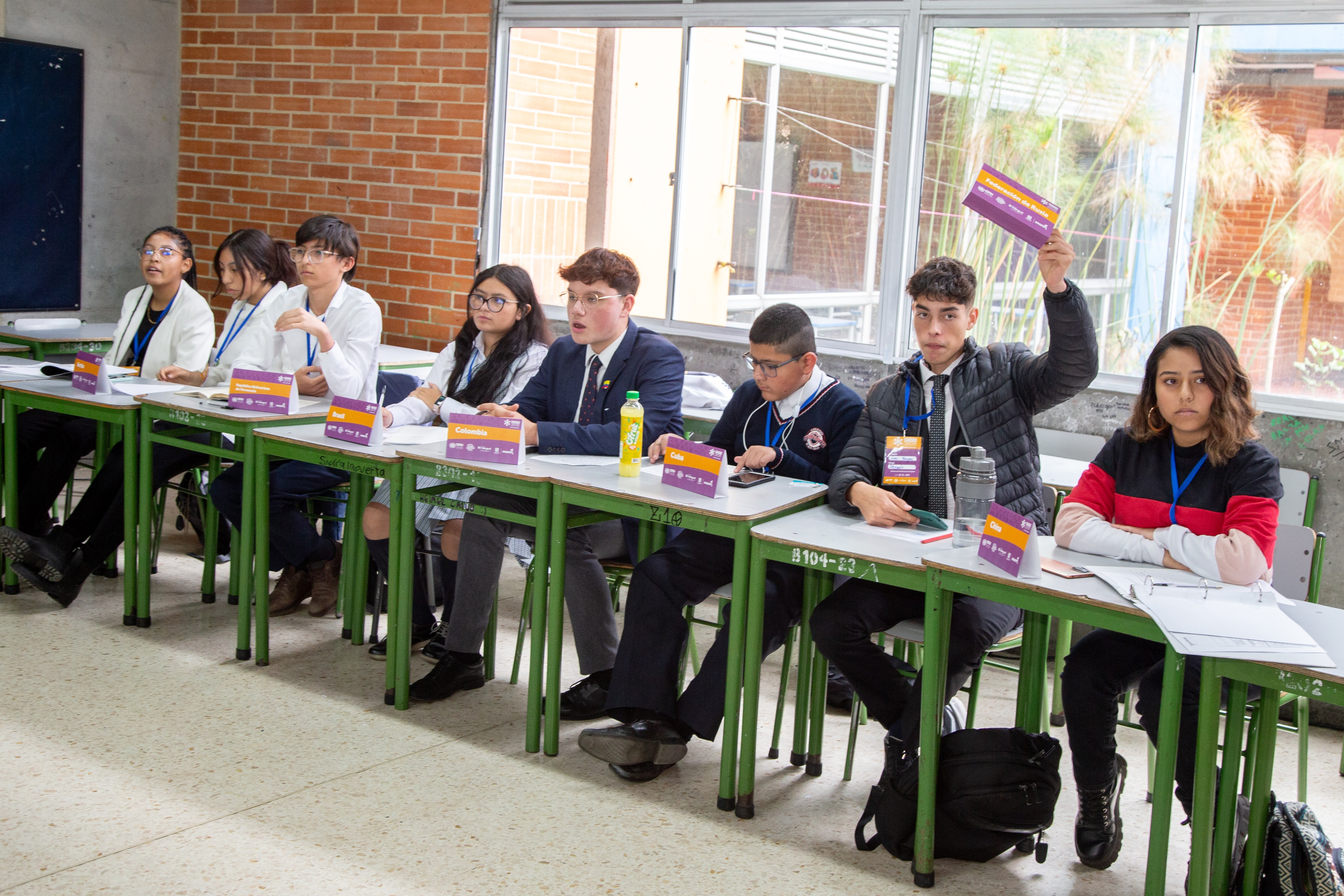 Estudiantes y docentes de 100 colegios se reencontraron en las simulaciones de la Escuela de Liderazgo Simonu 2023