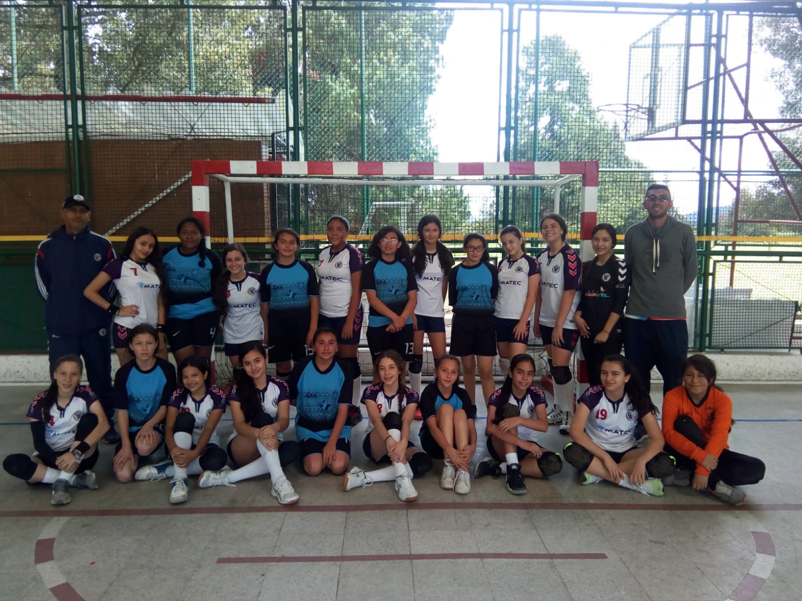 Estudiantes de balon-mano