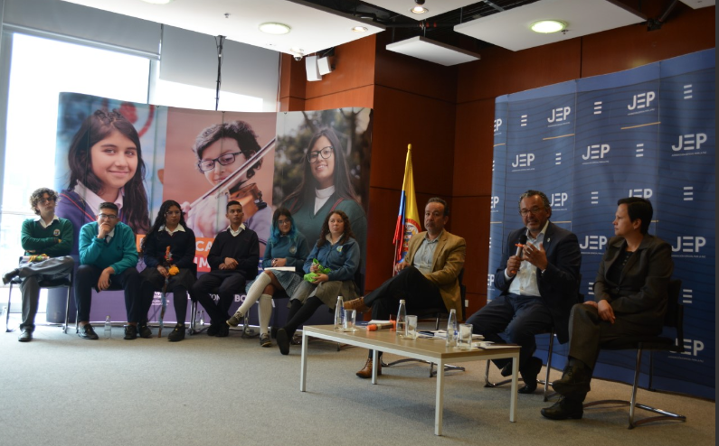 Colegios distritales dialogan con la JEP sobre Justicia Escolar Restaurativa - JER