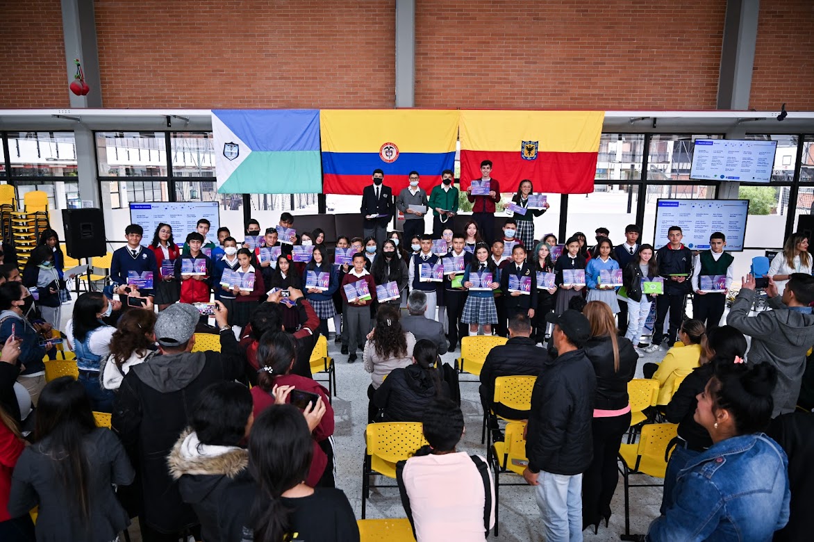 Felicitaciones a los ganadores del concurso que premia el aprendizaje de inglés con el uso de tecnologías 