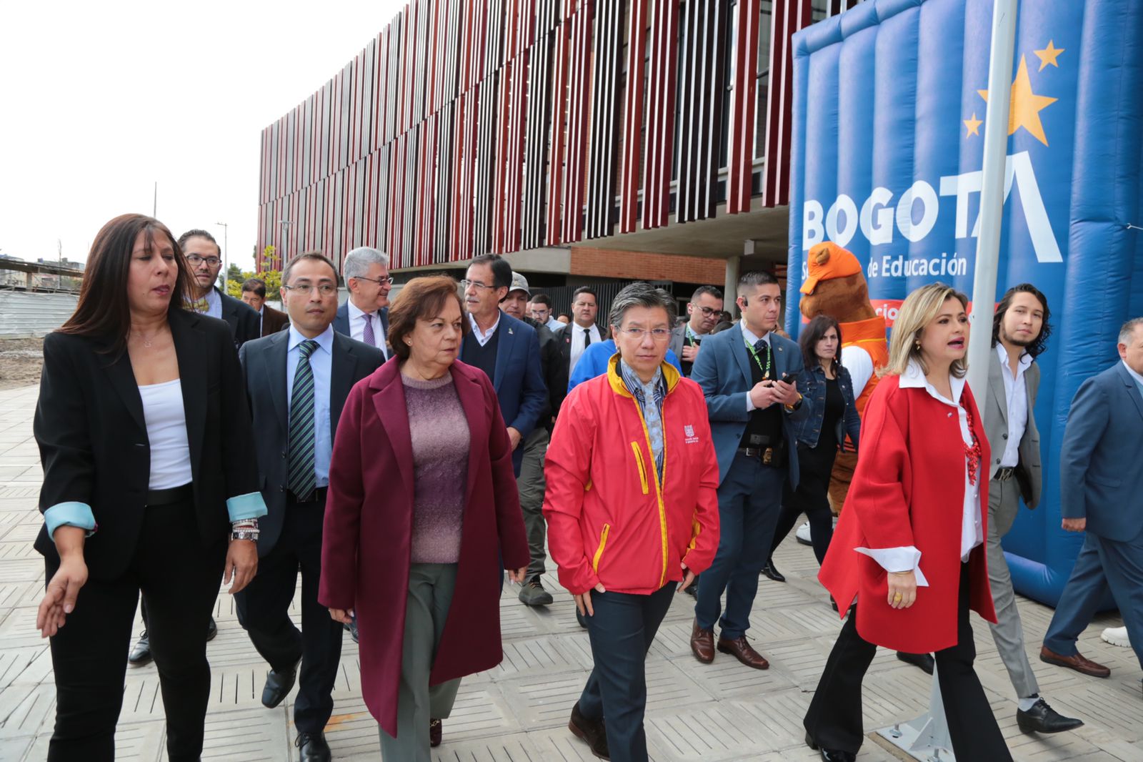 Maraton de colegios entregados