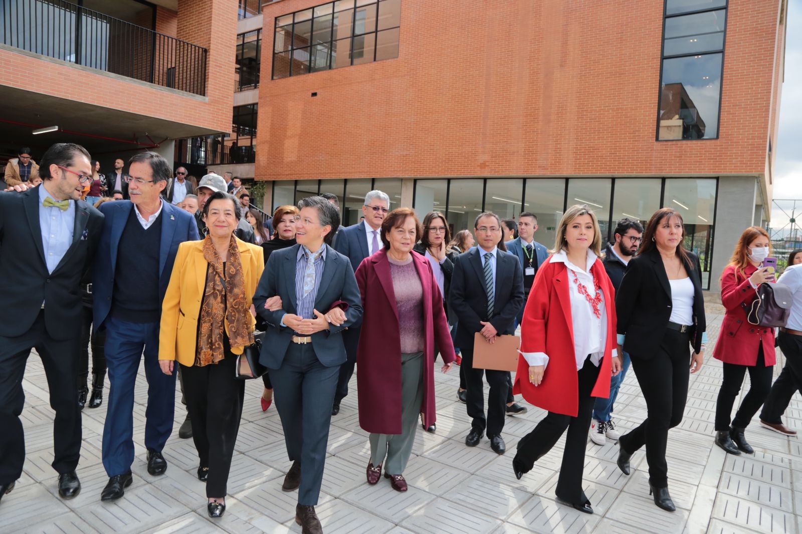 Maraton de colegios entregados