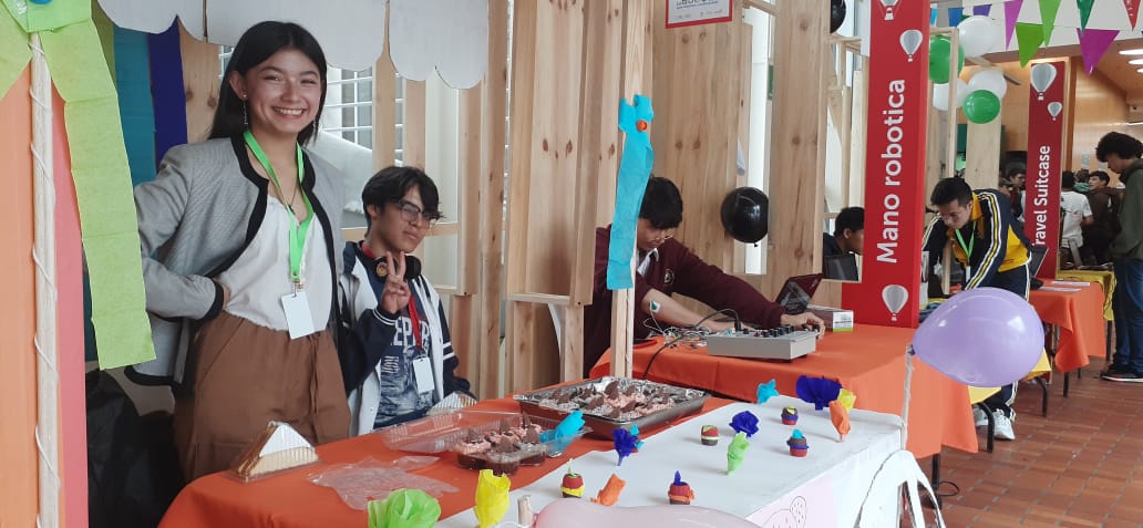 Jóvenes de colegios oficiales le apuestan a ser empresarios