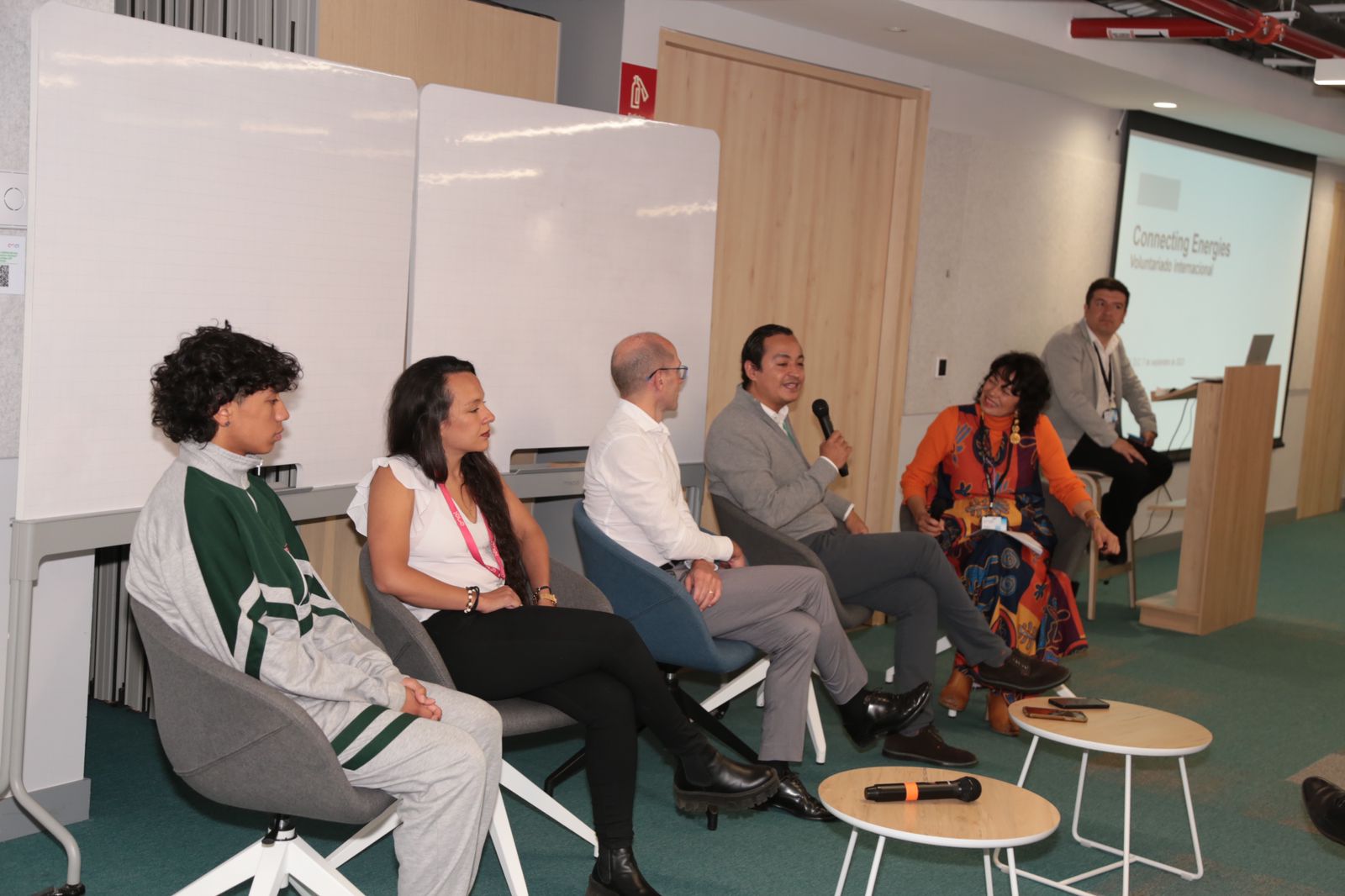 Arranca estrategia de voluntariado que fortalece la experiencia del bachillerato internacional en colegios oficiales de Bogotá