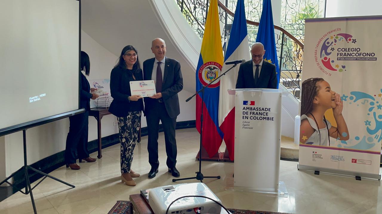 Por primera vez un colegio público bogotano recibe sello Francófono por parte la Embajada de Francia