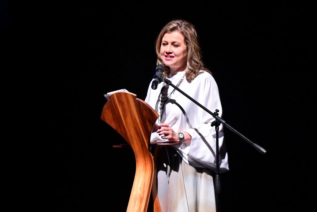 Edna Bonilla Seba, trabajando