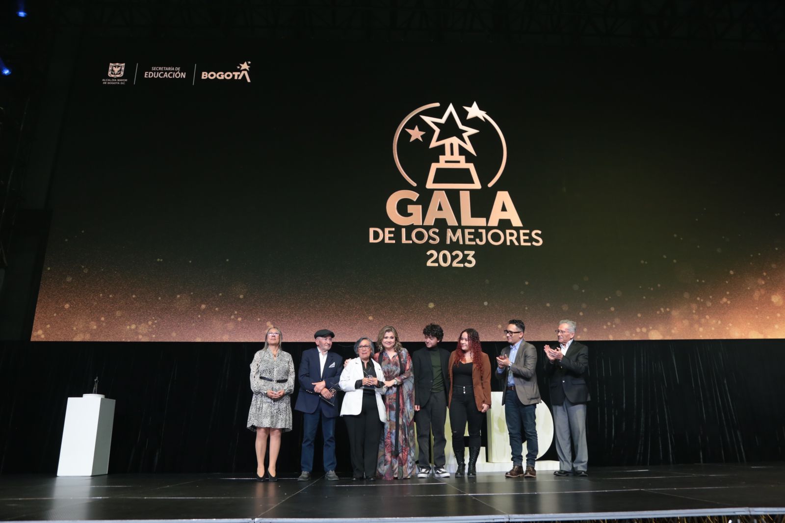 ‘Ha sido un honor liderar este equipo apasionado y dedicado en la misión de transformar la educación de nuestra ciudad’: Edna Bonilla