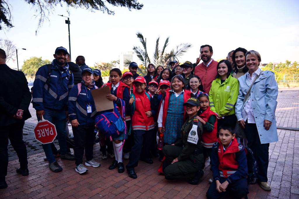 ciempies caminos seguros secretaria y alcalde