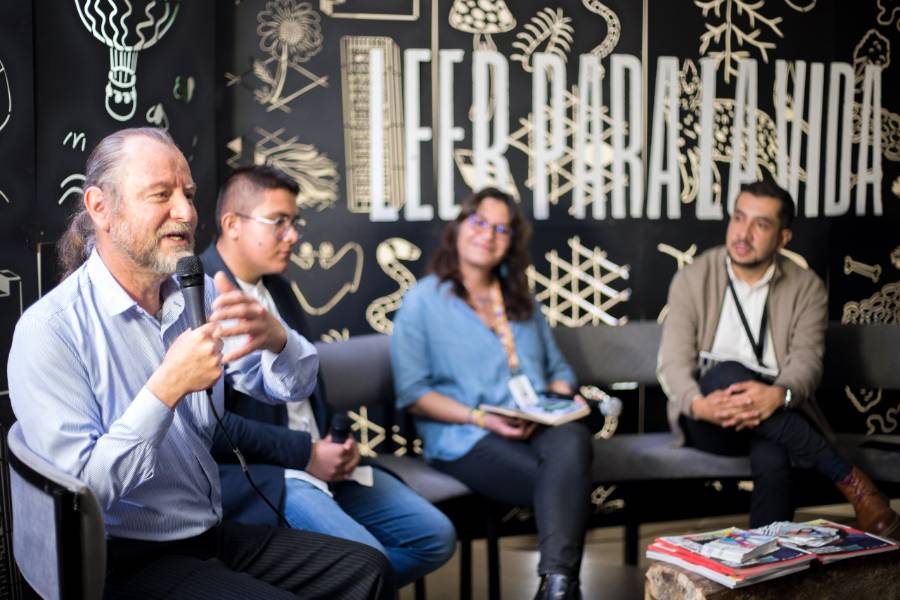 Panel conversatorio Leer para la vida 
