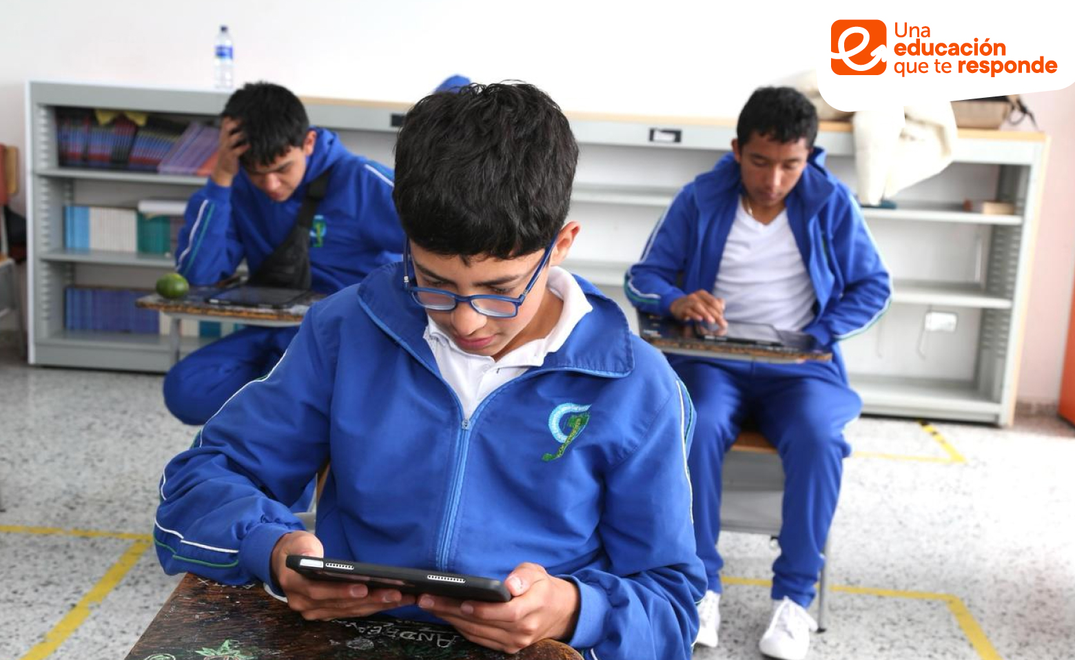 Estudiantes de colegio distrital