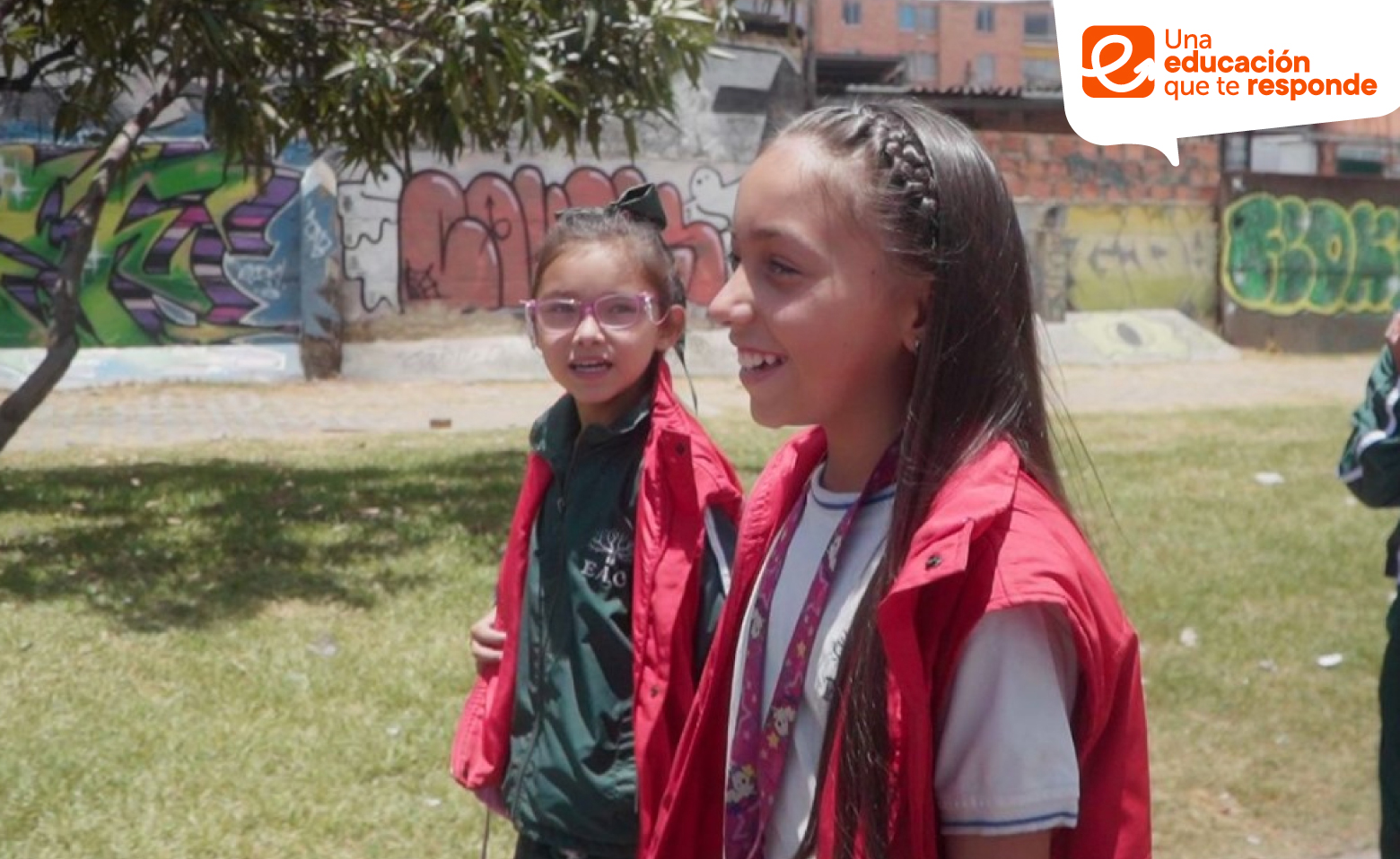 Niñas en recorrido de Cienpies