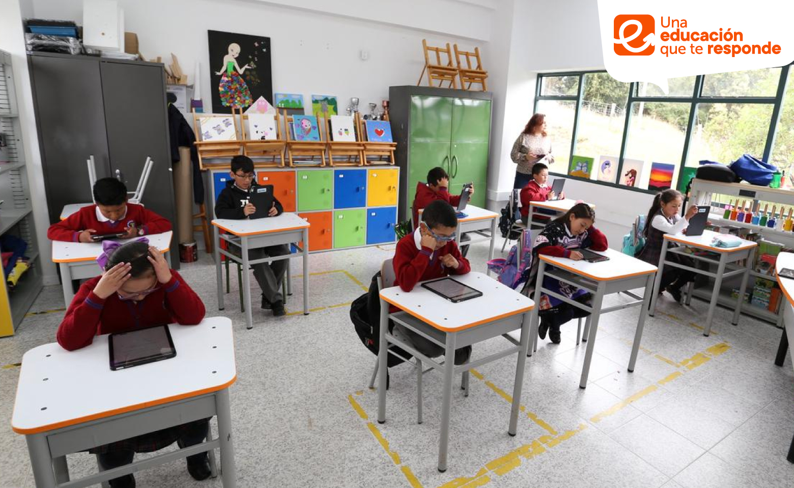 Estudiantes de colegio distrital