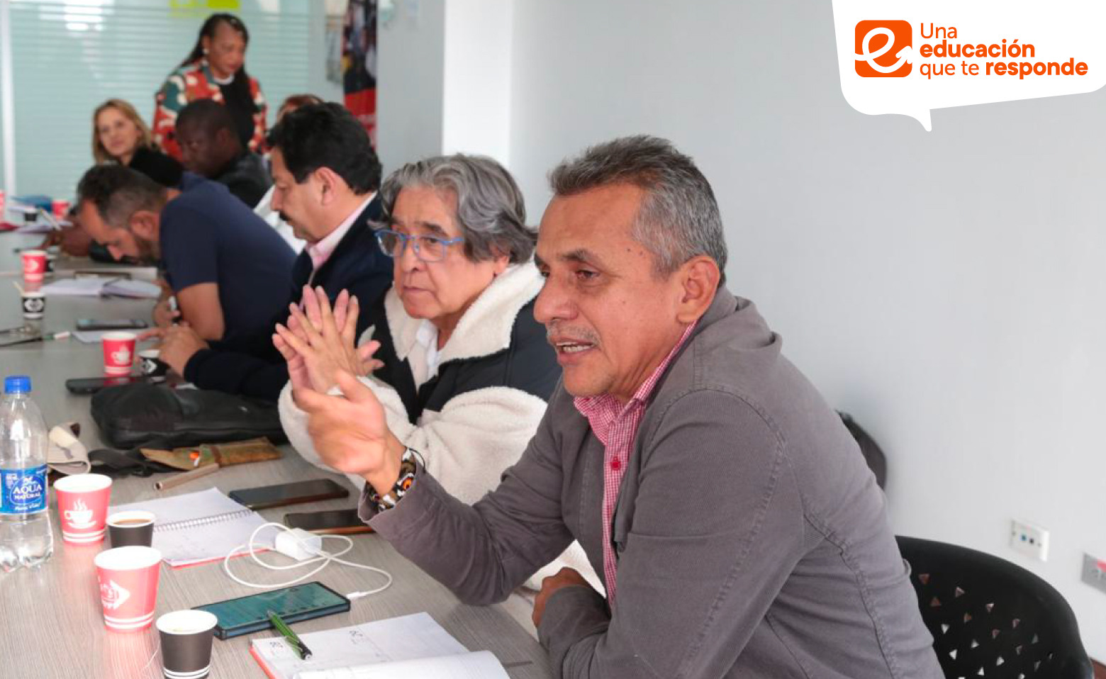 Secretaria de Educación, Isabel Segovia y representantes sindicales de FECODE