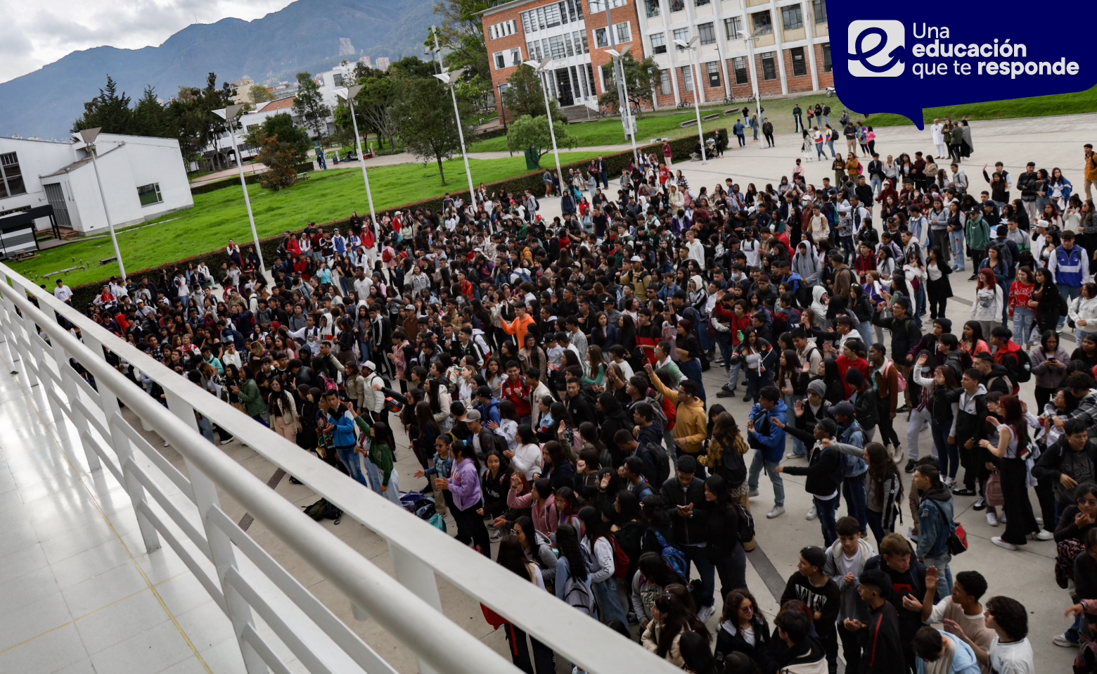 Estudiantes de colegio distrital