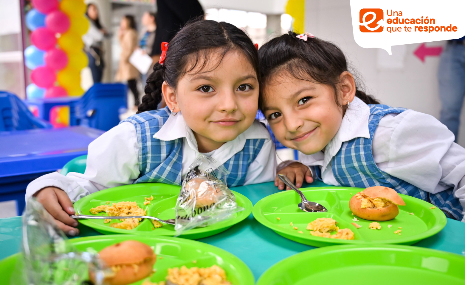 Niñas en alimentación PAE