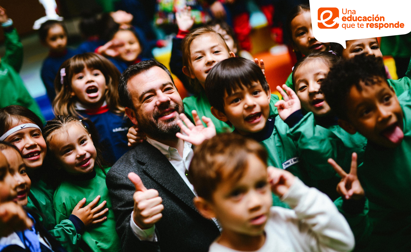 Alcalde Galan con Estudiantes