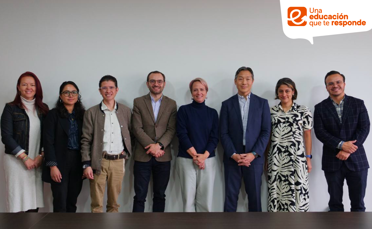 Funcionarios de la SED con experto del banco mundial