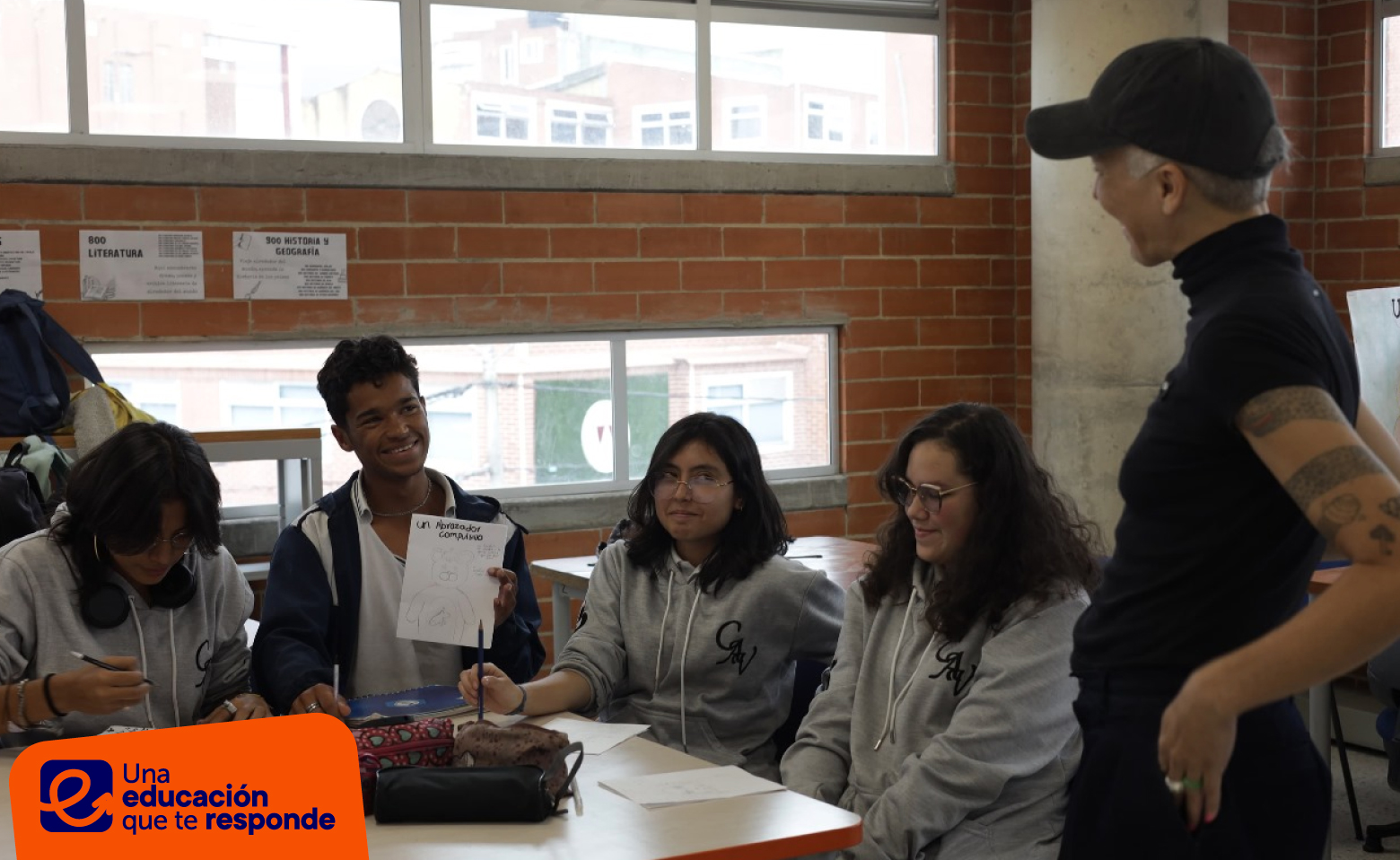 Estudiantes de colegio distrital