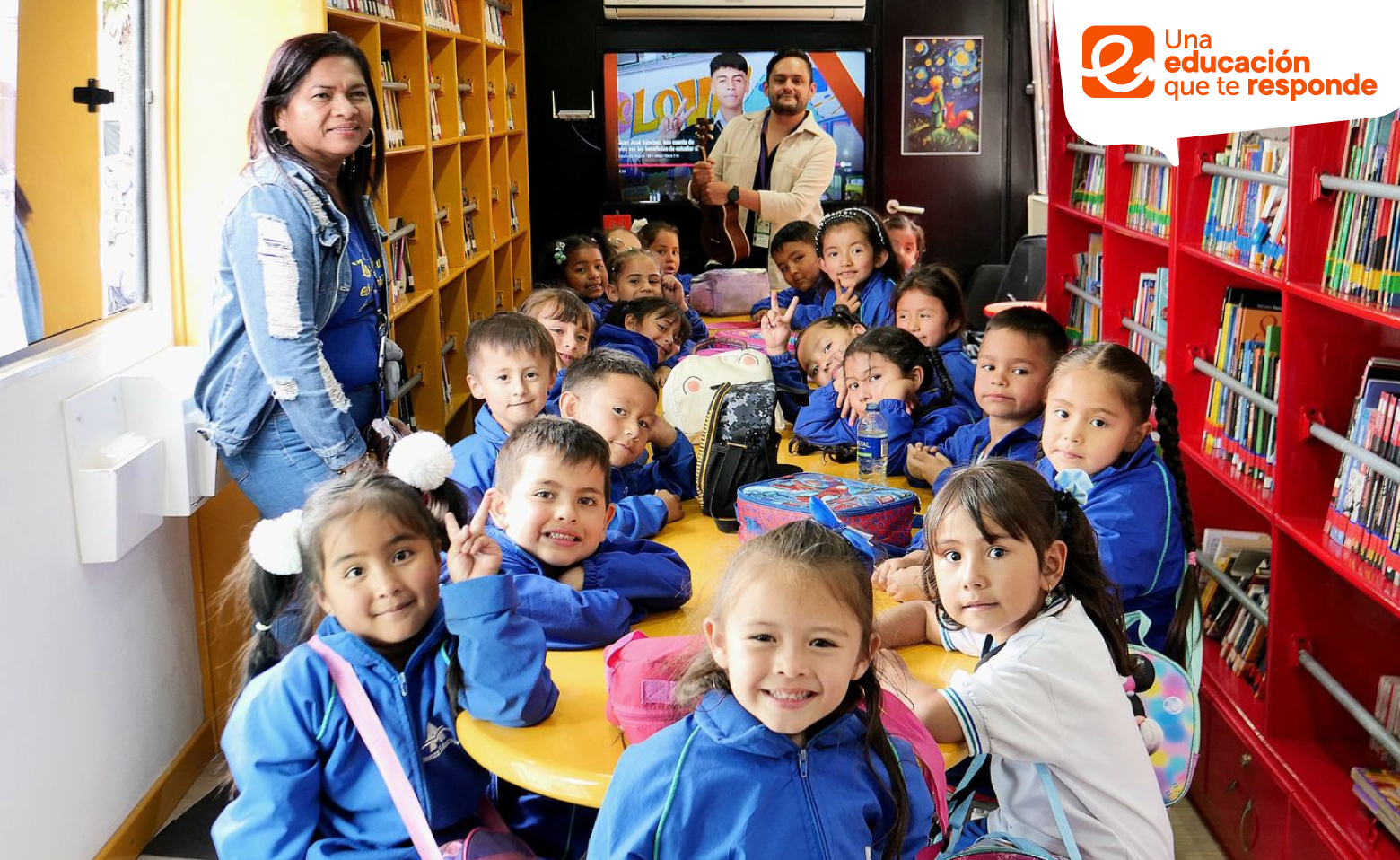 Estudiantes de colegio distrital