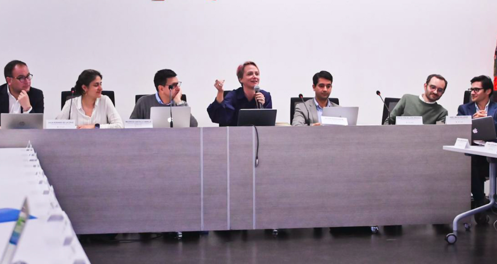 Secretaria de Educación, Isabel Segovia en mesa de trabajo de concejo de Bogotá