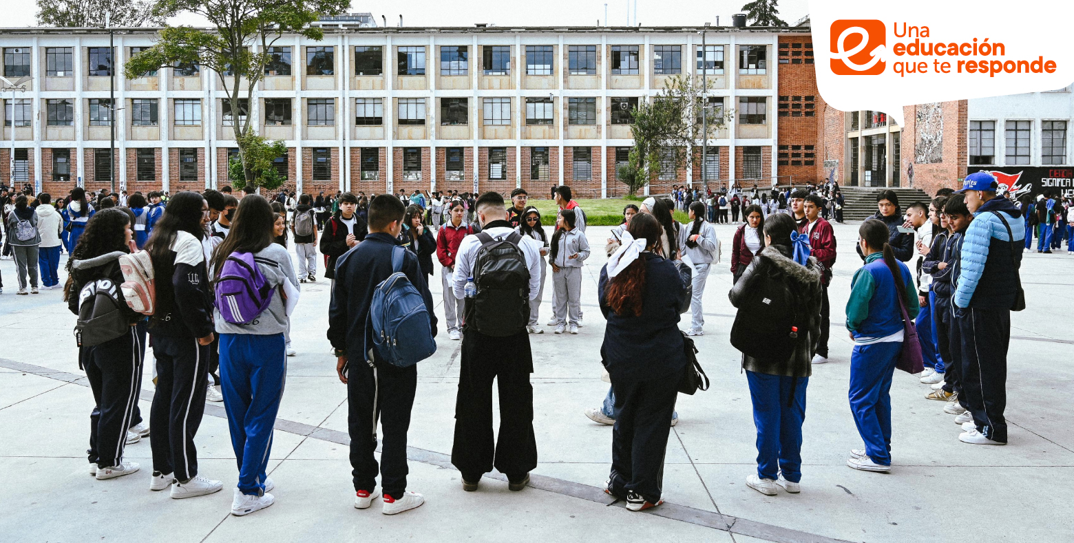 Estudiantes de colegio distrital