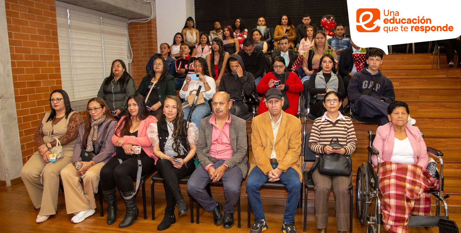 Estudiantes de colegio distrital