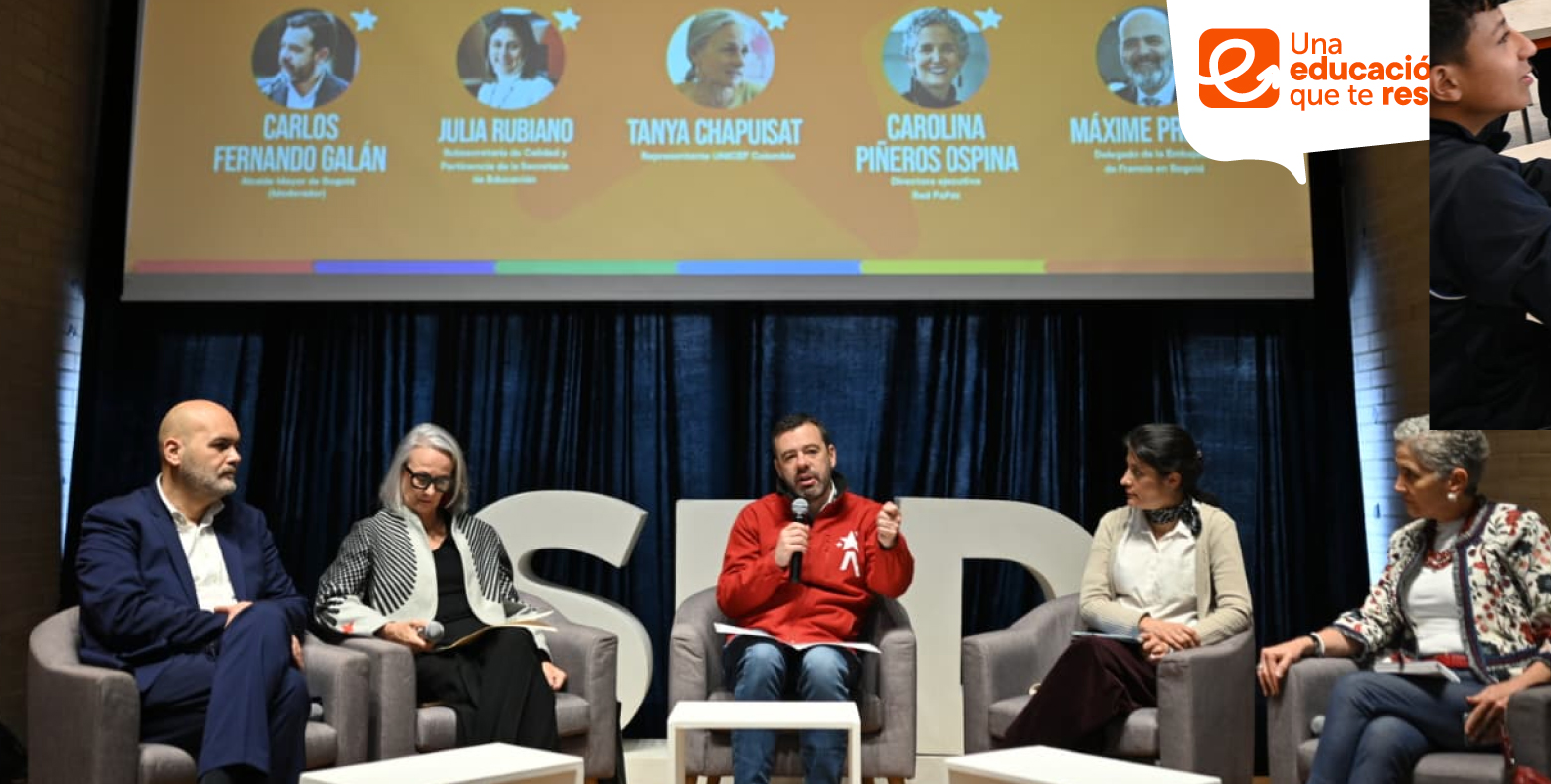 Funcionario distritales en foro