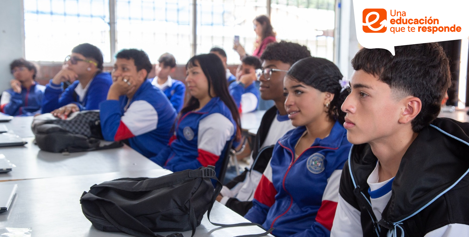 Estudiantes de colegio distrital
