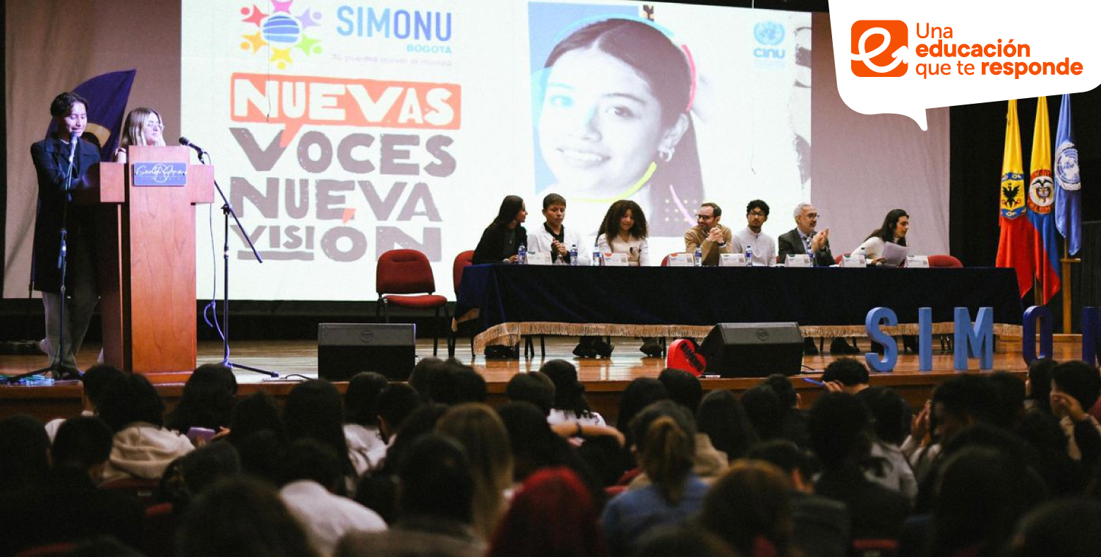 Estudiantes de colegio distrital