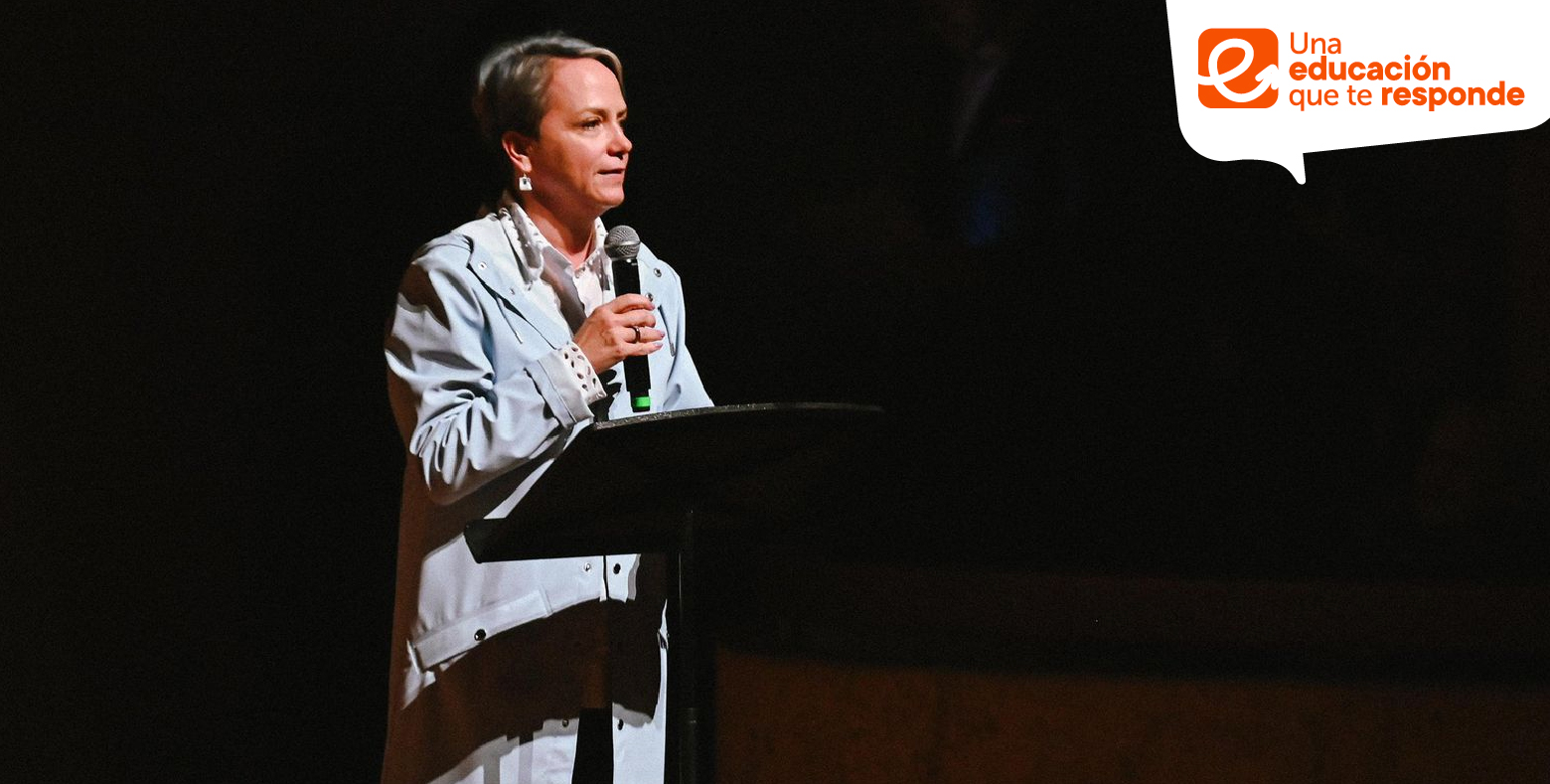 Secretaria de Educación Isabel Segovia