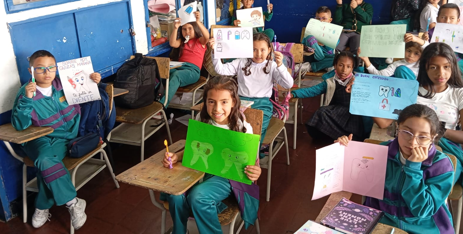 Estudiantes de colegio distrital