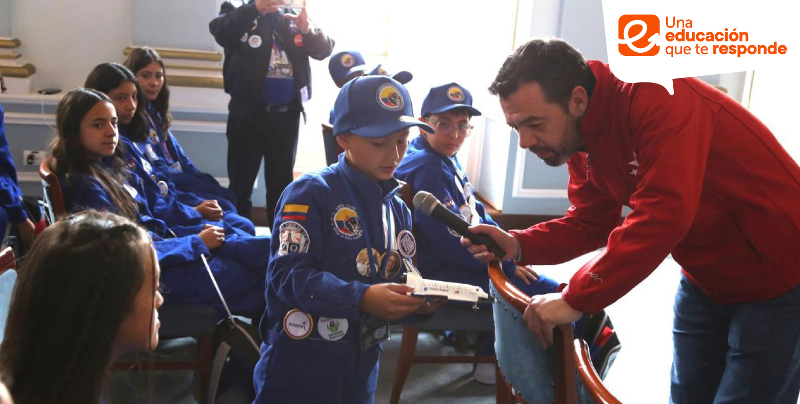 Estudiantes de colegio distrital