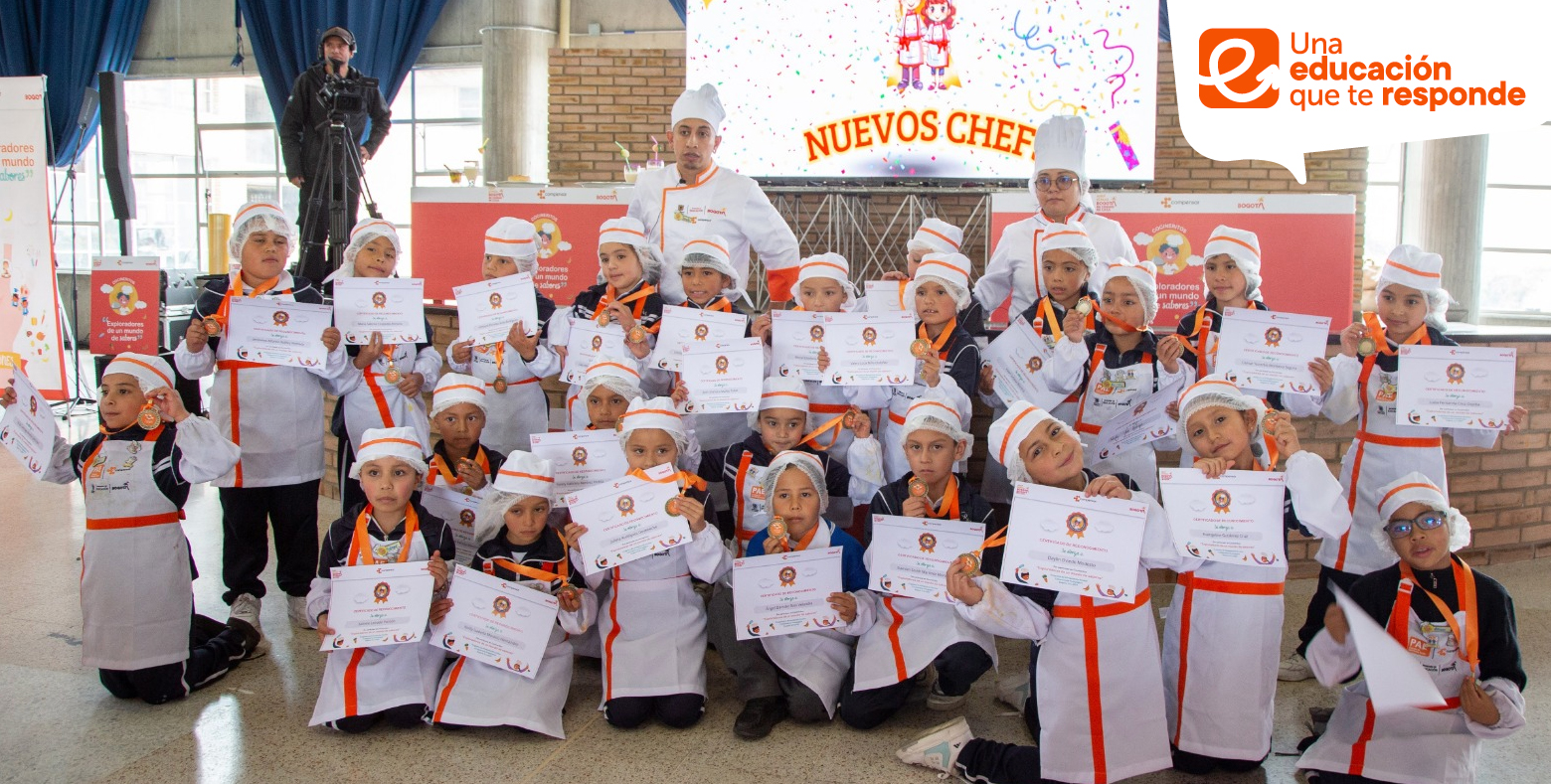 Estudiantes de colegio distrital