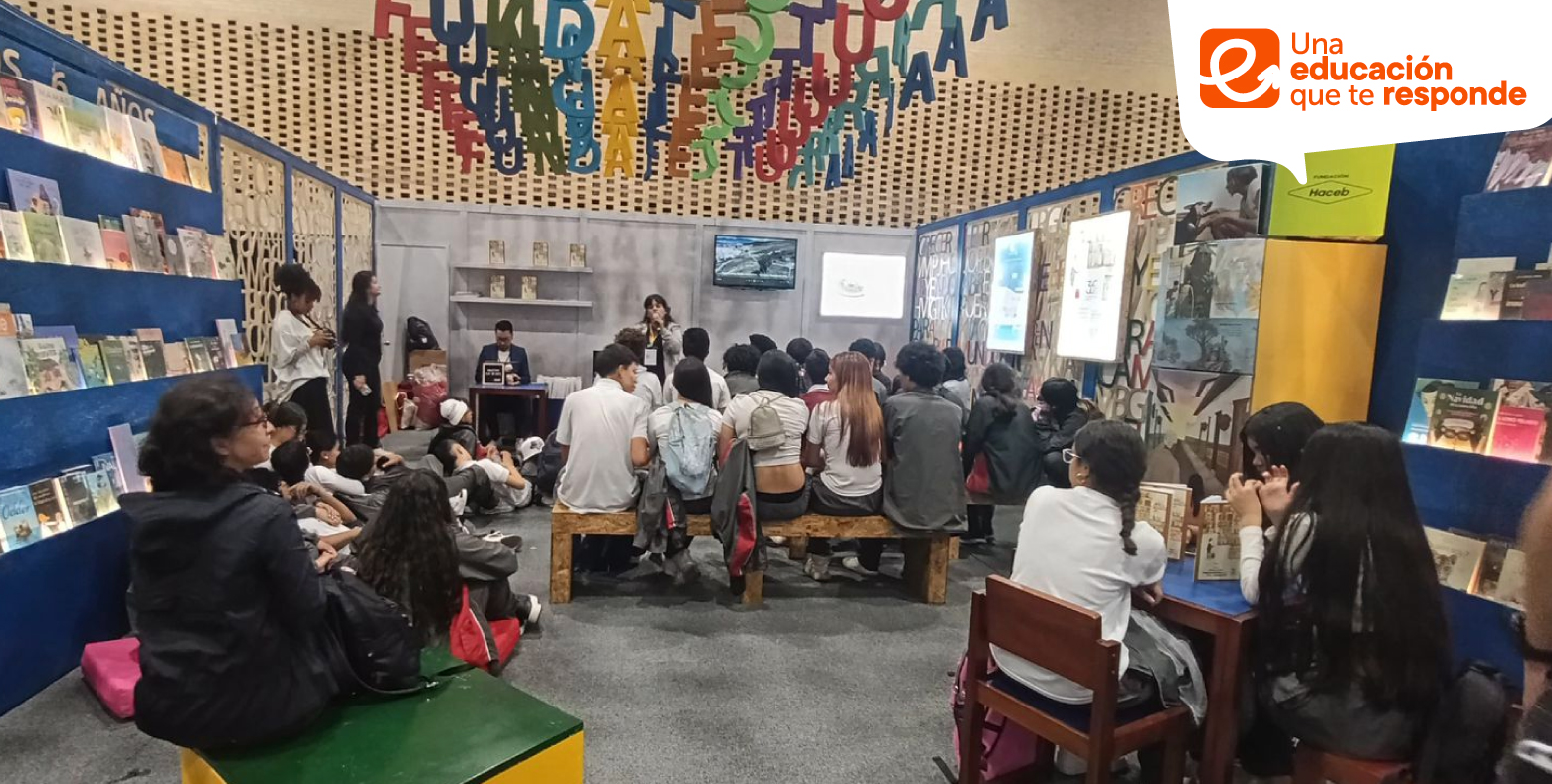 Estudiantes de colegio distrital